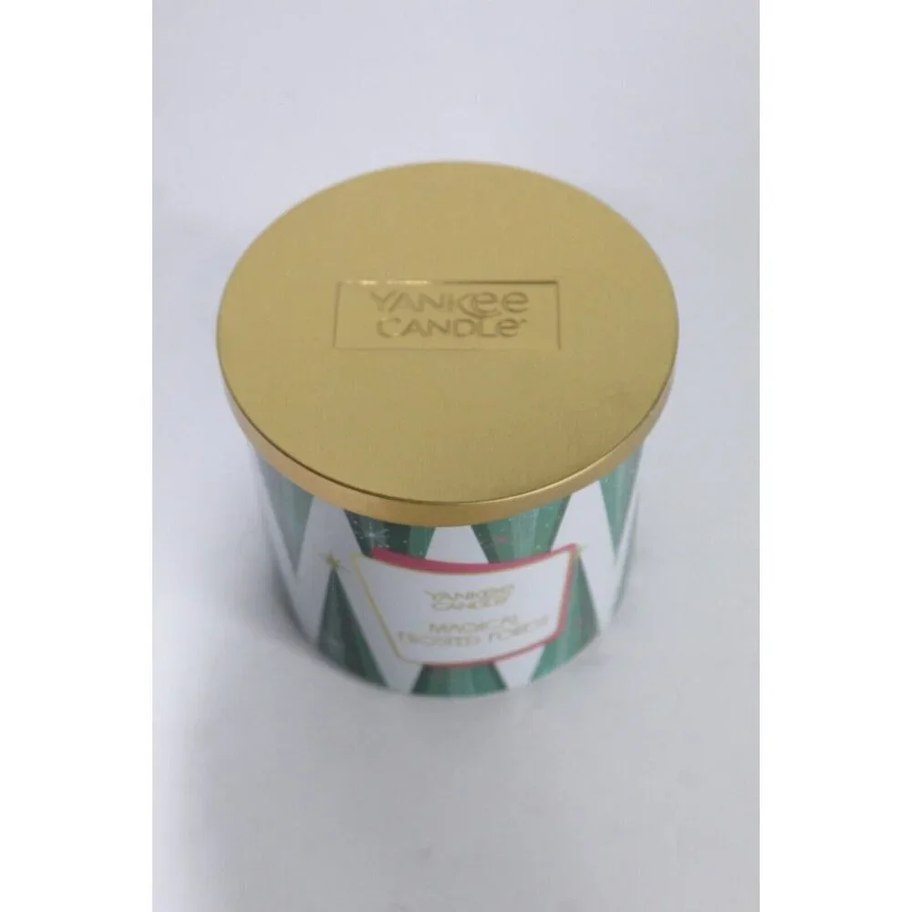 Yankee Candle Magical Frosted Forest 3-wick Scented Candle 🌲Christmas 18 oz‎ 🌲